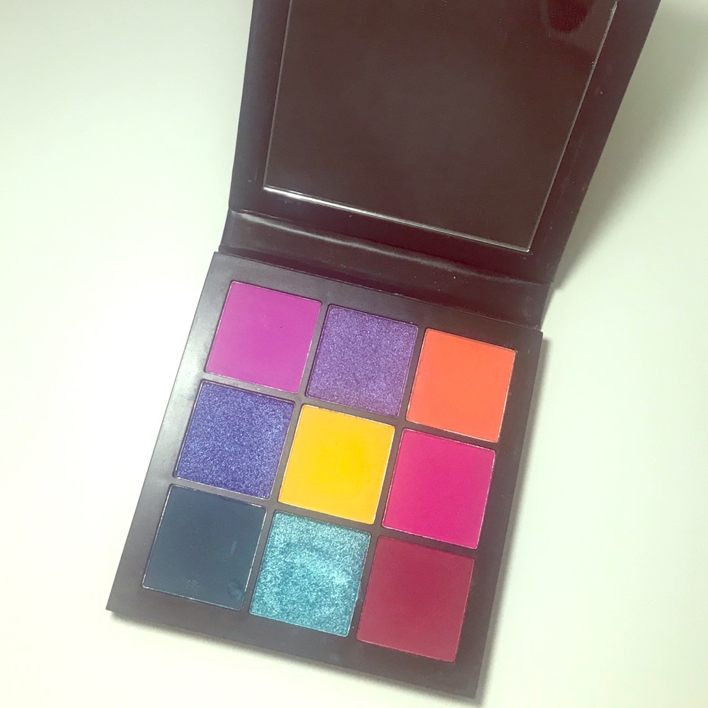 Huda Beauty Electric Obsessions Palette